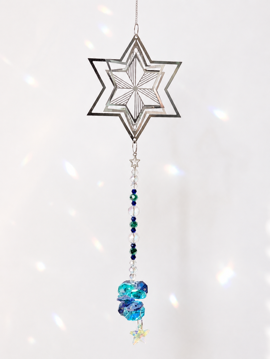 Attrape-soleil étoile argentée et pierres bleues et vertes – Suncatcher fait main décoration lumineuse