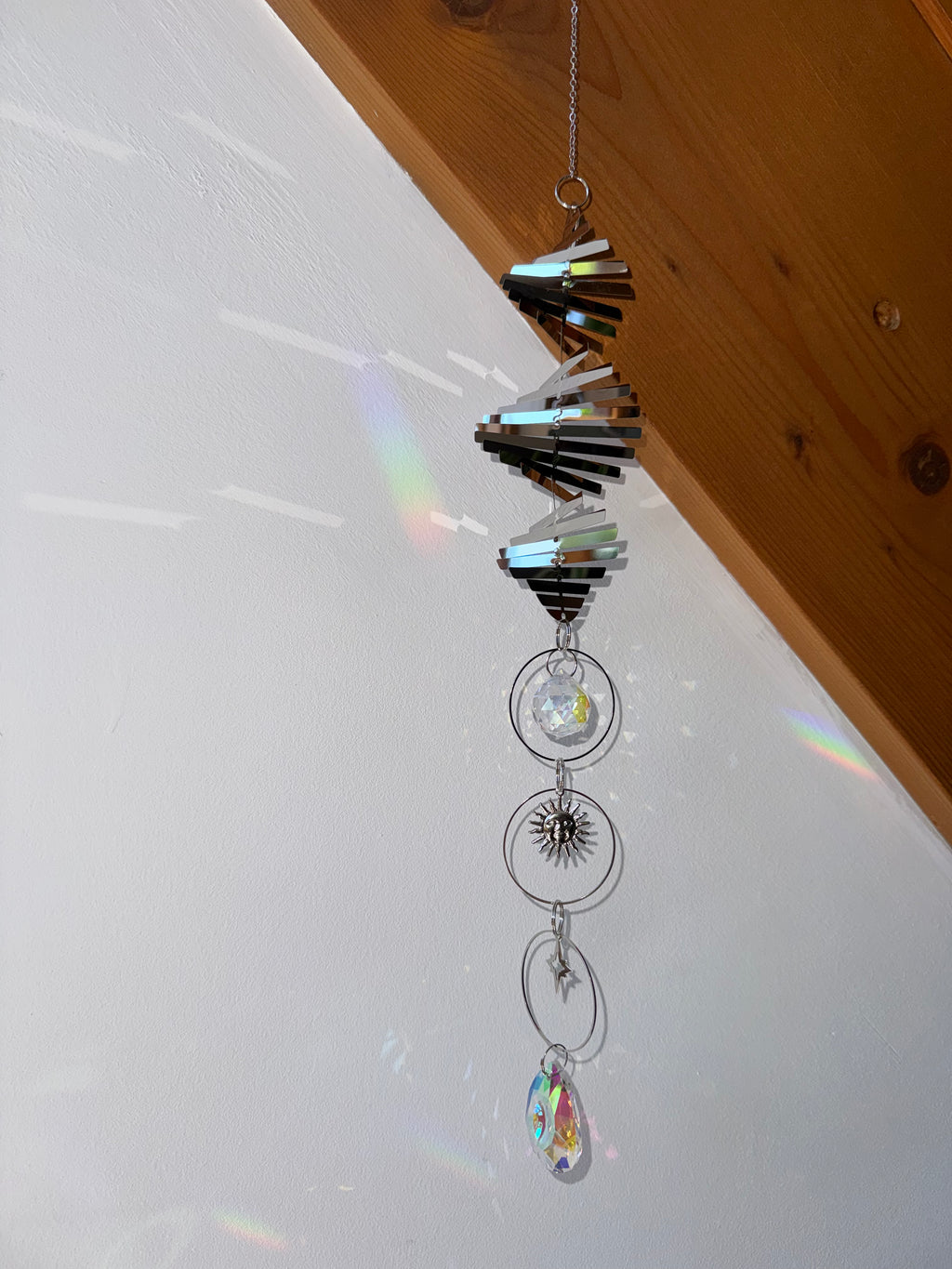 Attrape-soleil spirale argentée, soleil et étoile du Nord – Suncatcher fait main