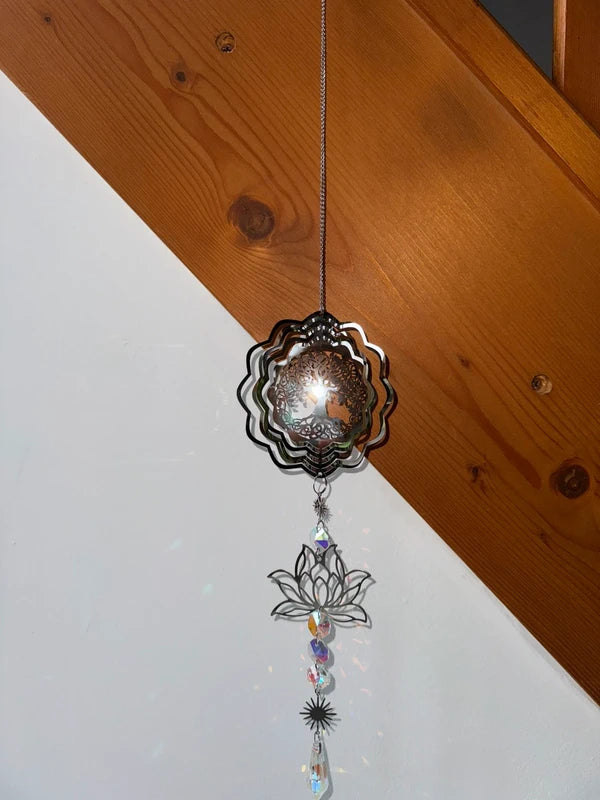 Attrape-soleil arbre de vie et fleur de lotus – L’élégance dans la simplicité – Suncatcher spirituel fait main