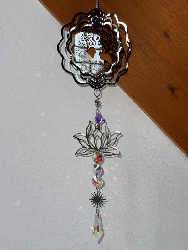 Attrape-soleil arbre de vie et fleur de lotus – L’élégance dans la simplicité – Suncatcher spirituel fait main