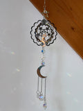 Attrape-soleil étoiles, lune et prismes en cascade – Quand le ciel entre dans votre maison – Suncatcher fait main