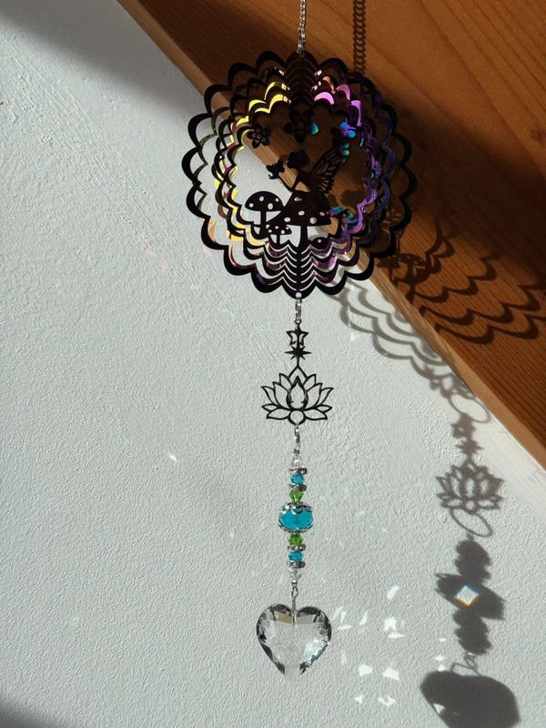 Attrape-soleil fée dans le jardin et fleur de lotus en cristal – Suncatcher fait main décoration fenêtre lumineuse féerique