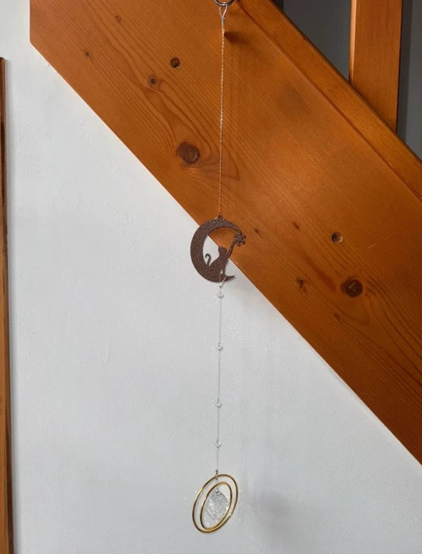 Attrape-soleil chat sur la lune et prismes en cristal – Décoration féerique Suncatcher fait main