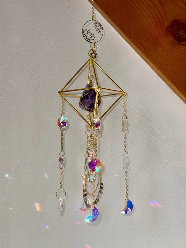 Attrape-soleil doré et améthyste en cristal – Suncatcher fait main élégance et sérénité spirituelle