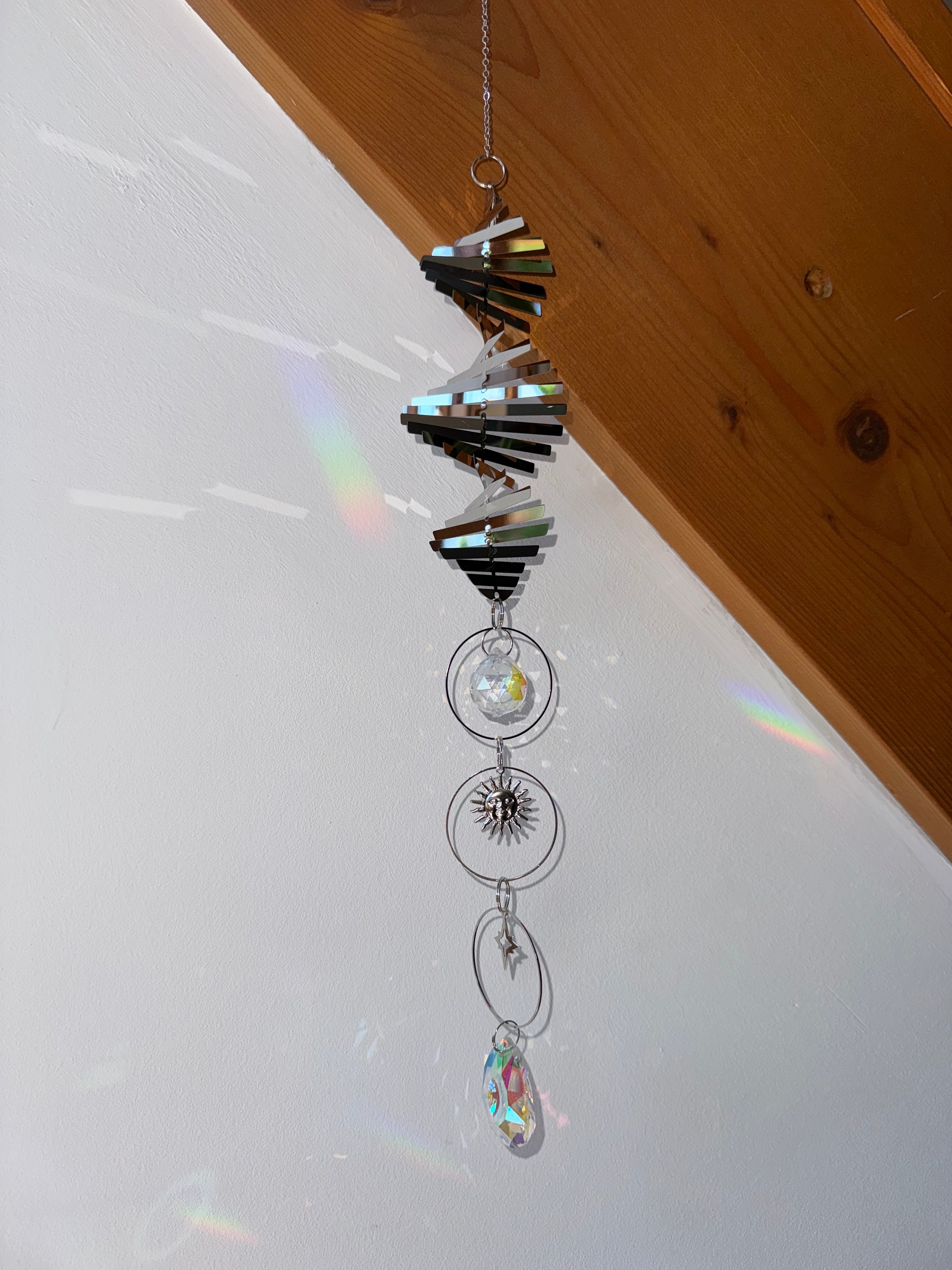 Attrape-soleil spirale argentée, soleil et étoile du Nord – Suncatcher fait main