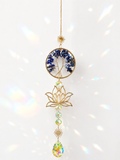 Attrape-soleil arbre de vie en lapis lazuli et fleur de lotus dorée – Suncatcher fait main décoration bien-être