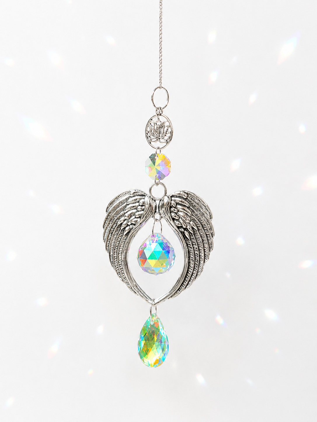 Attrape-soleil ailes d’ange argentées et sa fleur de lotus – Suncatcher artisanal décoration angélique