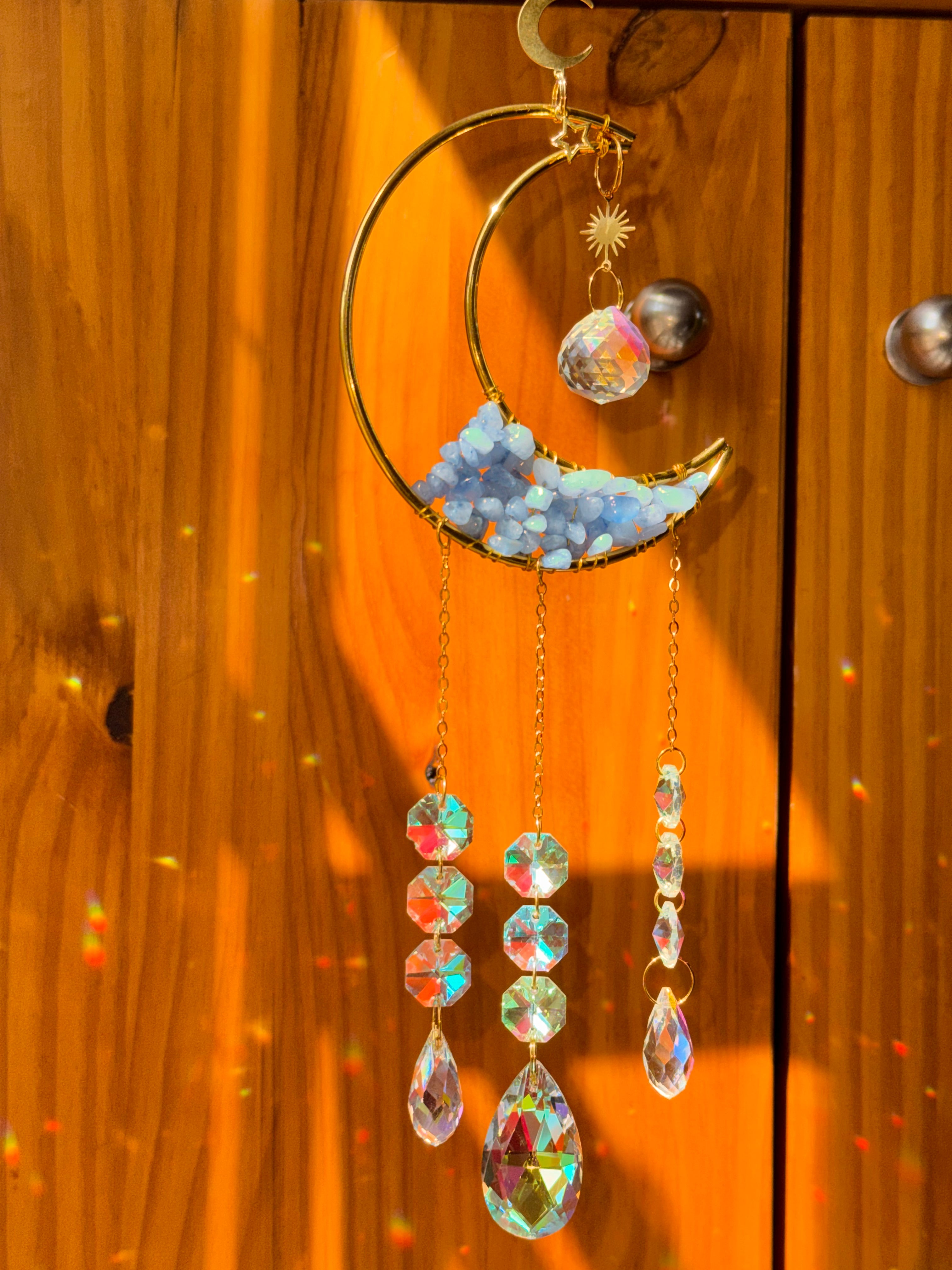 Attrape-soleil grande lune en aigue-marine – Suncatcher fait main décoration bien-être