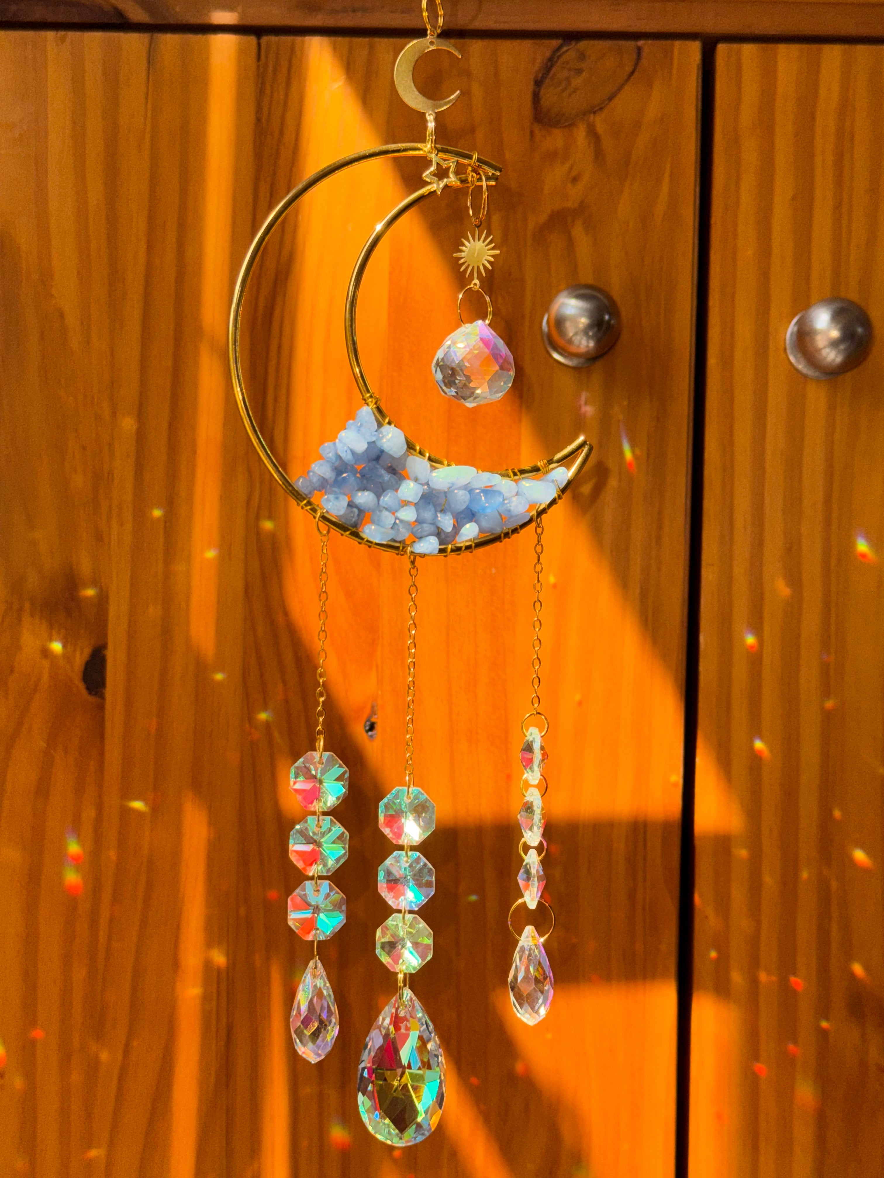 Attrape-soleil grande lune en aigue-marine – Suncatcher fait main décoration bien-être