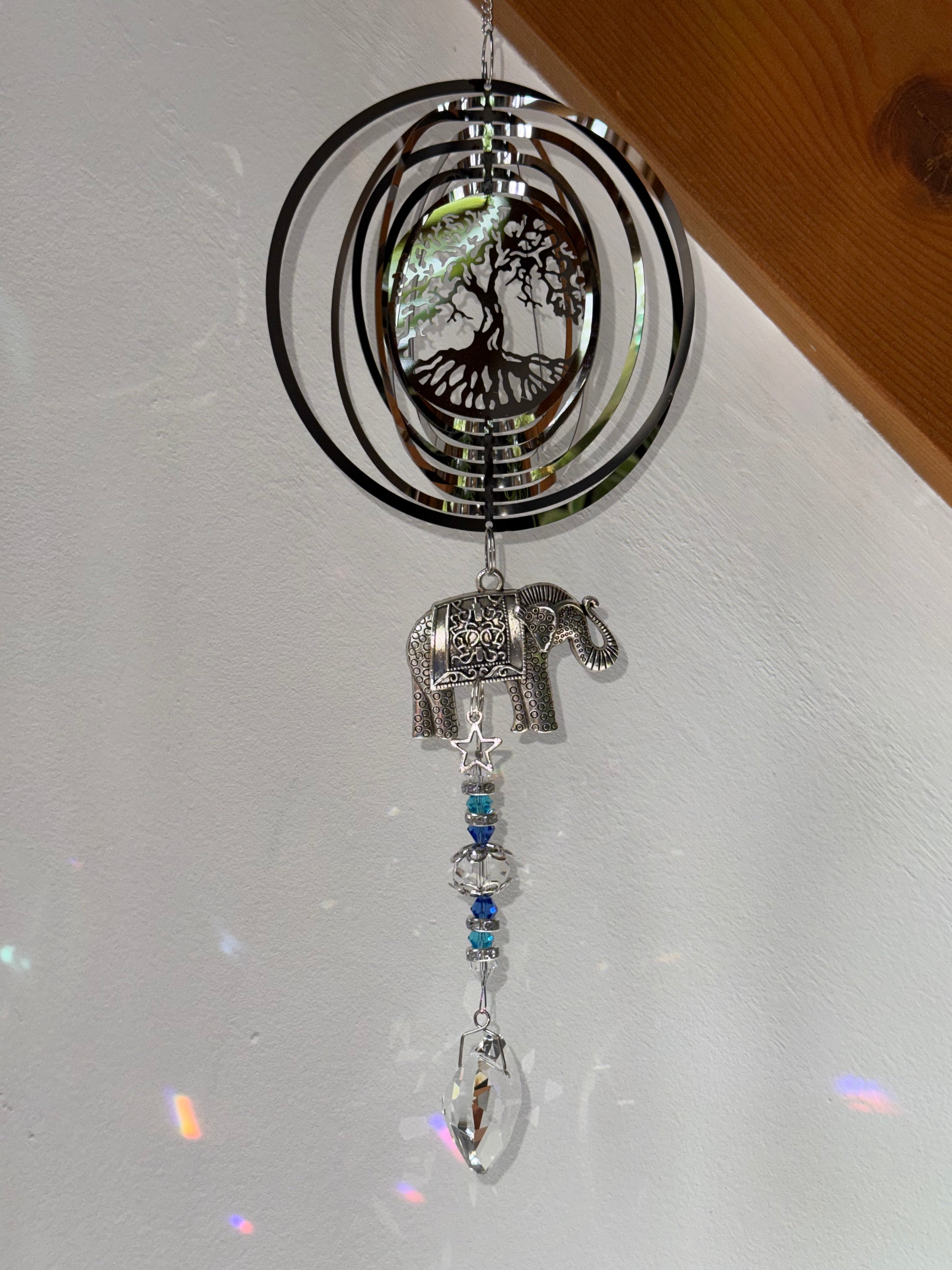 Attrape-soleil arbre de vie et éléphant en cristal – Suncatcher fait main sagesse et harmonie
